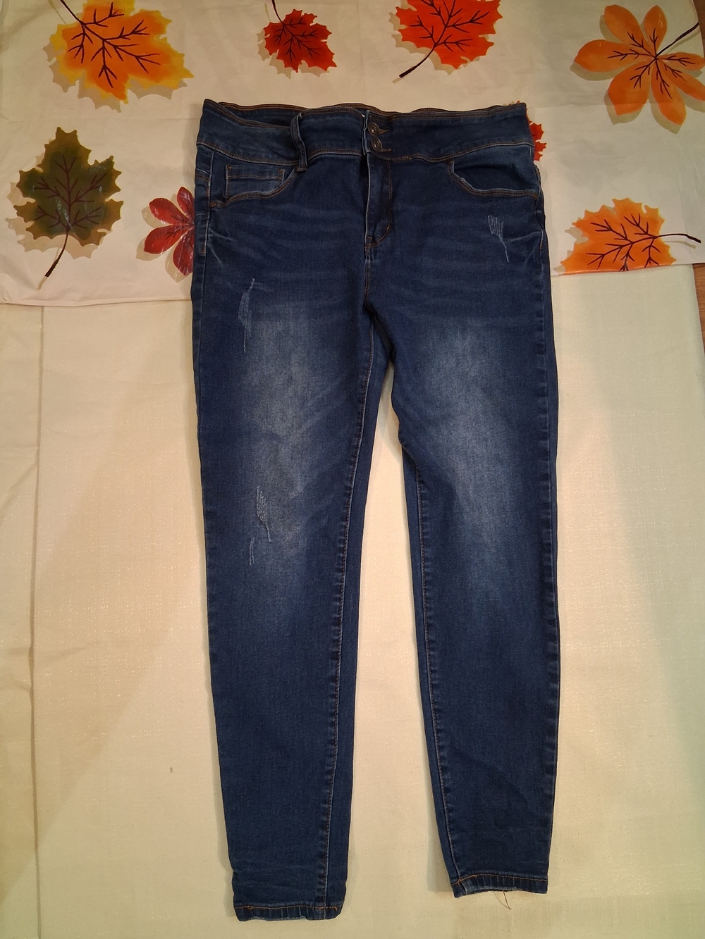 Classic Dark Blue Skinny Jeans for Women, Measurement: Waist: 43 Cm. Long: 93 Cm